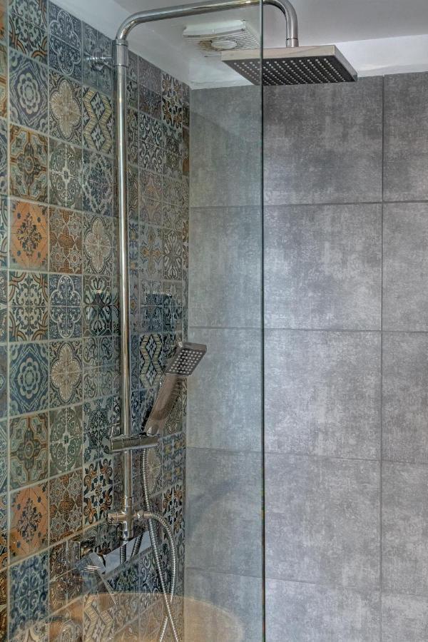 Aeolos Luxury Suites Athen Exterior foto